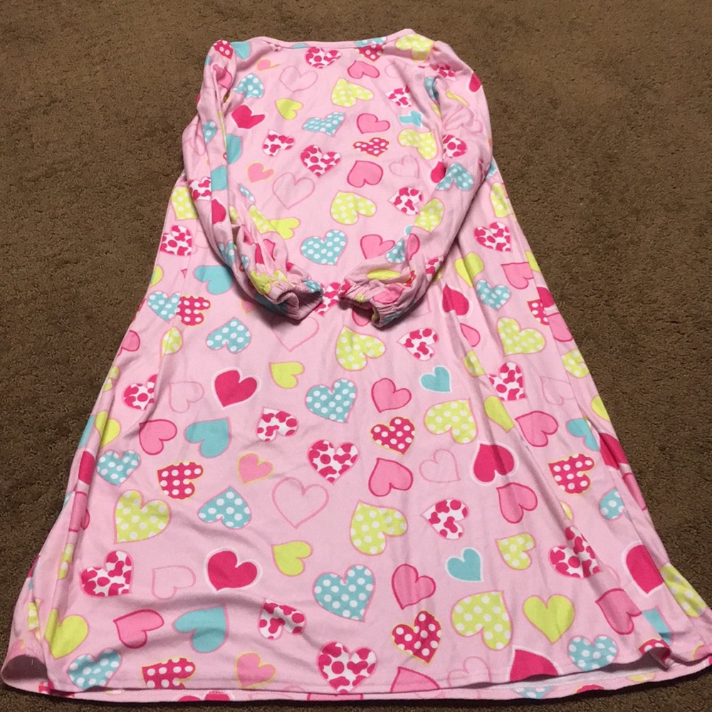 Heart nightgown size 12 Girls long night gown EUC-like new - Picture 7 of 7